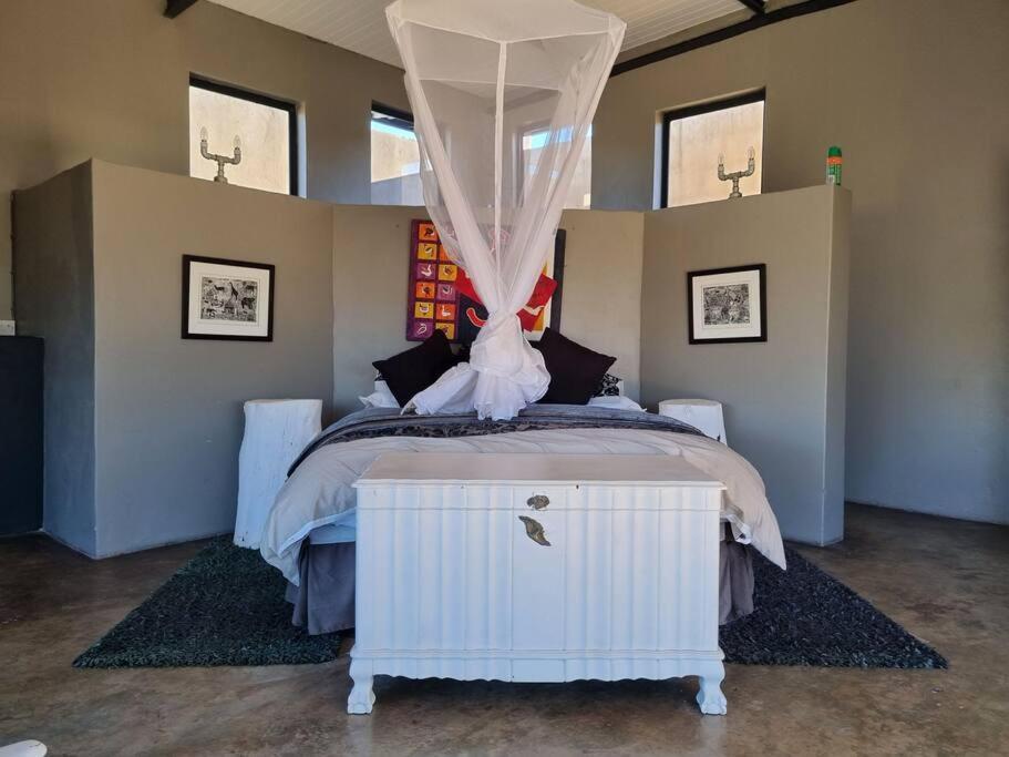 Hackberry House Black Thorn Cottage, Off Grid Khemsbok Exterior photo